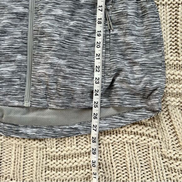 New Balance Women’s Water Resistance Windbreaker Jacket Gray Hoodie Size XL - Picture 14 of 16